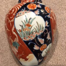 Chinese porcelain jar 6”