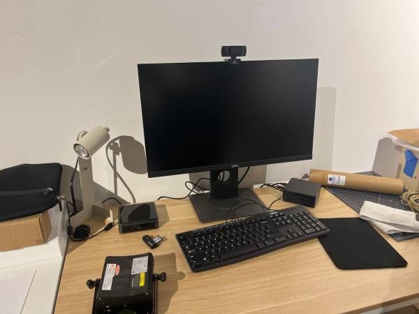 Monitor + Keyboard 