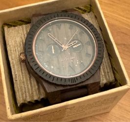 We Wood leo leather brown all wood watch brand new