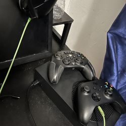 Xbox Series S Black Edition 2 Controllers 