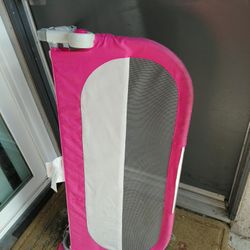 Munchkin Toddler Bed Rail Pink