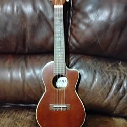 Ohana Concert Acoustic-Electric Ukulele