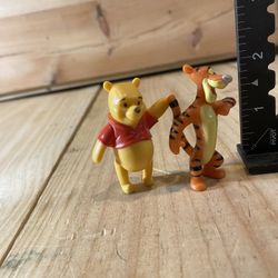 Disney Winnie The Pooh & Tigger Plastic pVC Caketoppers 