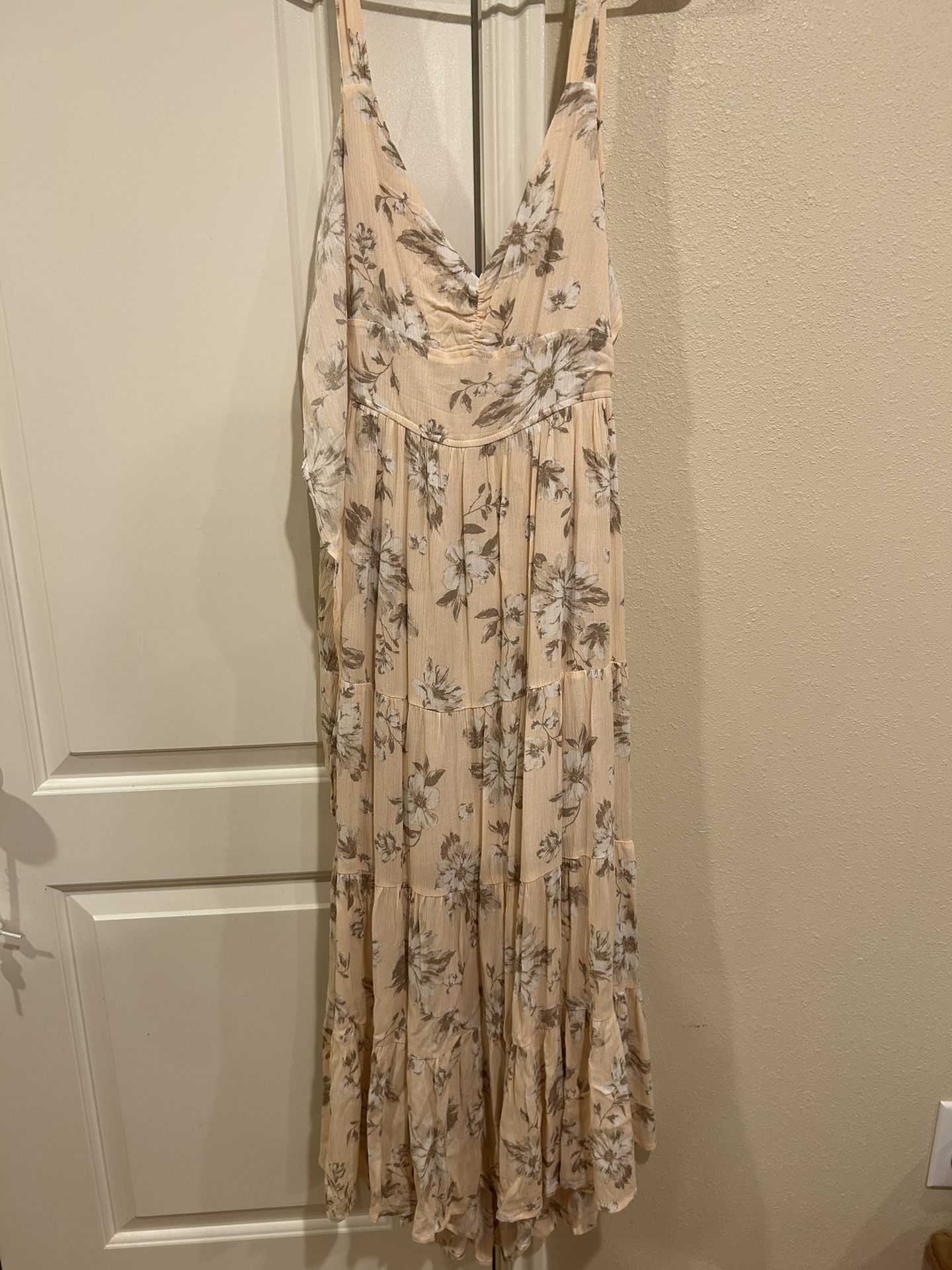 Dress Forum Floral Midi Dress