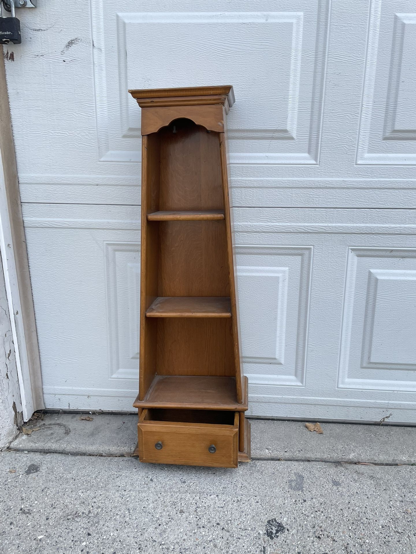 Vintage shelving cabinet 