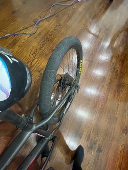 SE bike trek marlin 5 very negotiable!  and gears