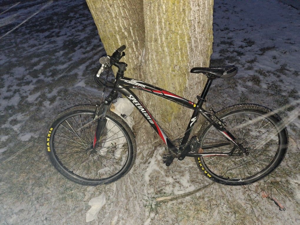 NICE SPECIALIZED HARD ROCK SPORT BIKE