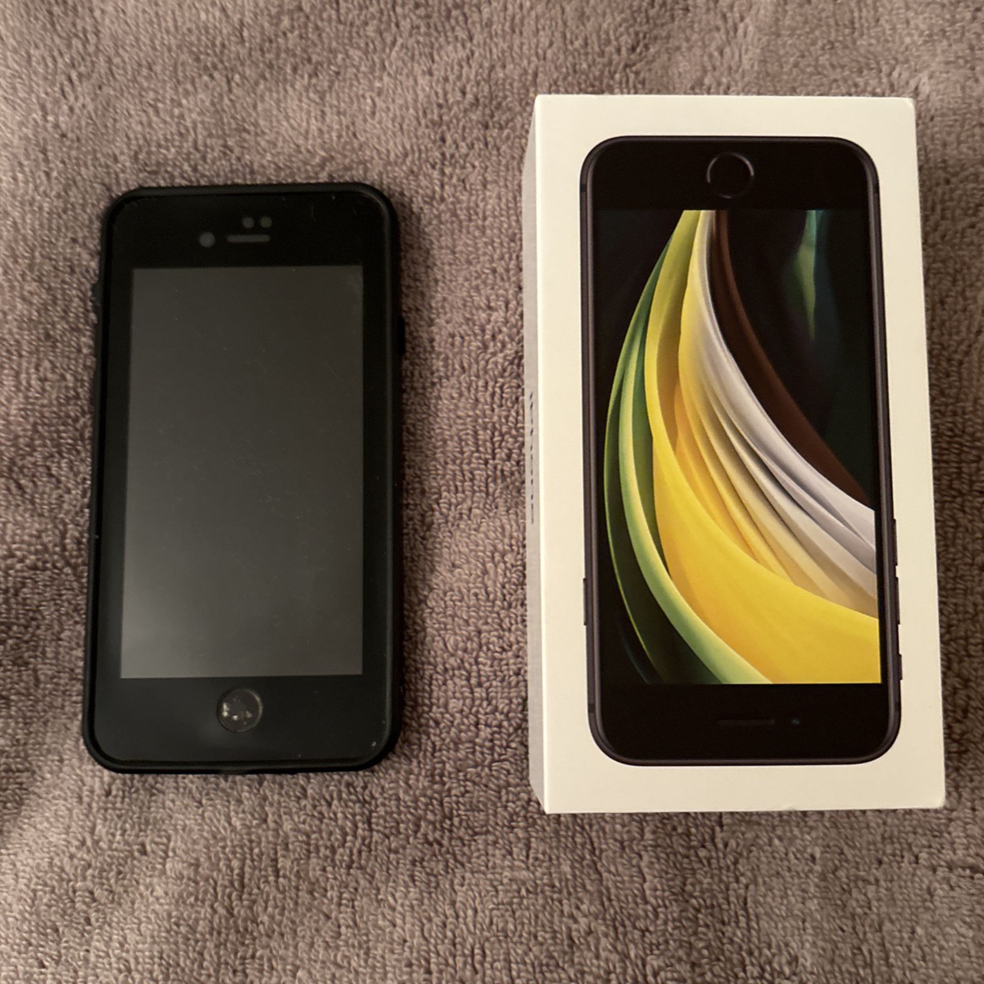 AT&T Apple iPhone 8 SE 2nd Gen / Excellent Condition 