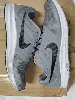 Nikes Running Shoes Gray - Mens 14