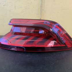 2019-2023 AUDI Q8 LH TAIL LIGHT 