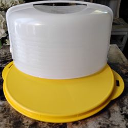 Tupperware Cake Holder;Sturdy, older Is Better!! 😀