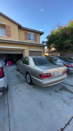 2001 Mercedes e320