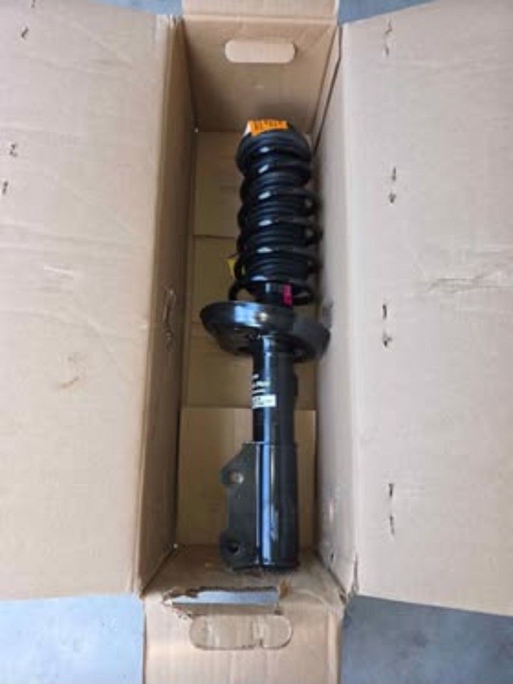 KYB PLUS STRUT ASSEMBLY