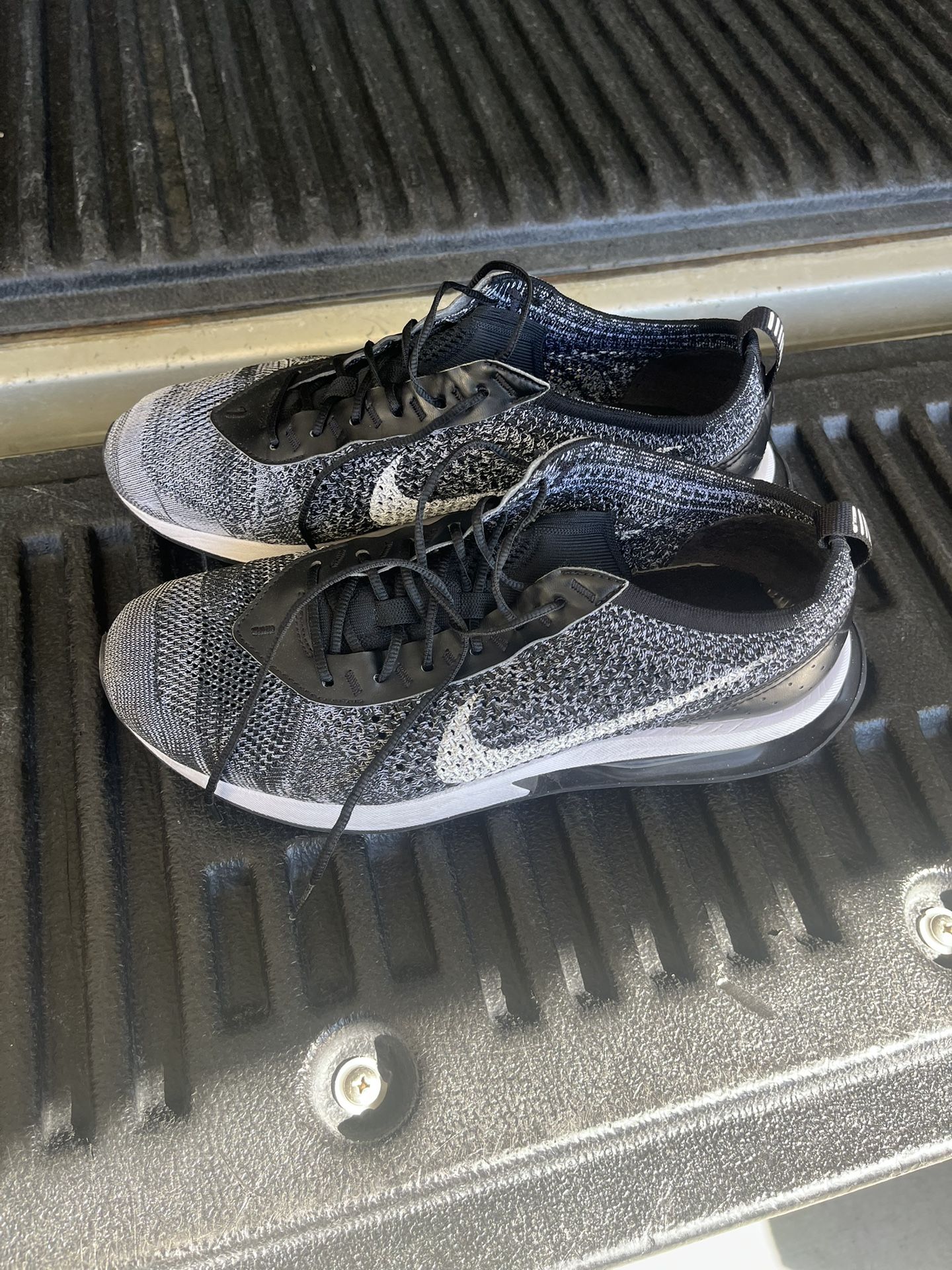 Nike Air Max Flyknit Size 10