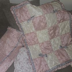 Peanutshell Crib Bed Set