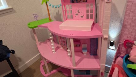 Barbie dream house
