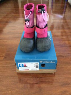 Columbia Kids Girl Boots Size 9 For Toddlers/Enfants