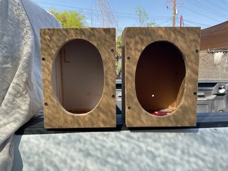 Speaker box