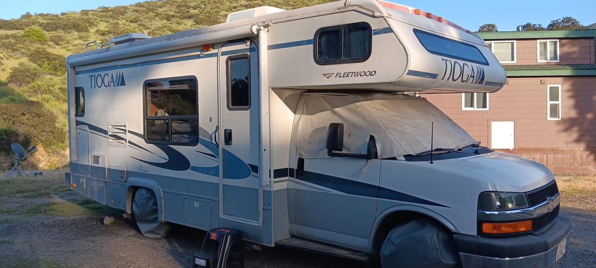 π 2004 Tioga Class C RV β 23β β Read Description !