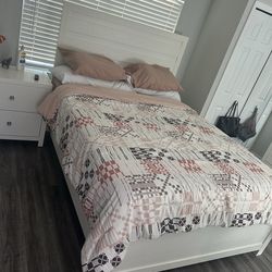 Queen bedroom set