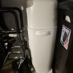 Diaper genie
