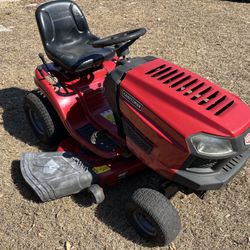 Craftsman T1600 Riding Lawnmower 