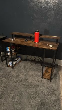 Gaming desk
