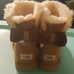Never Worn UGGS 