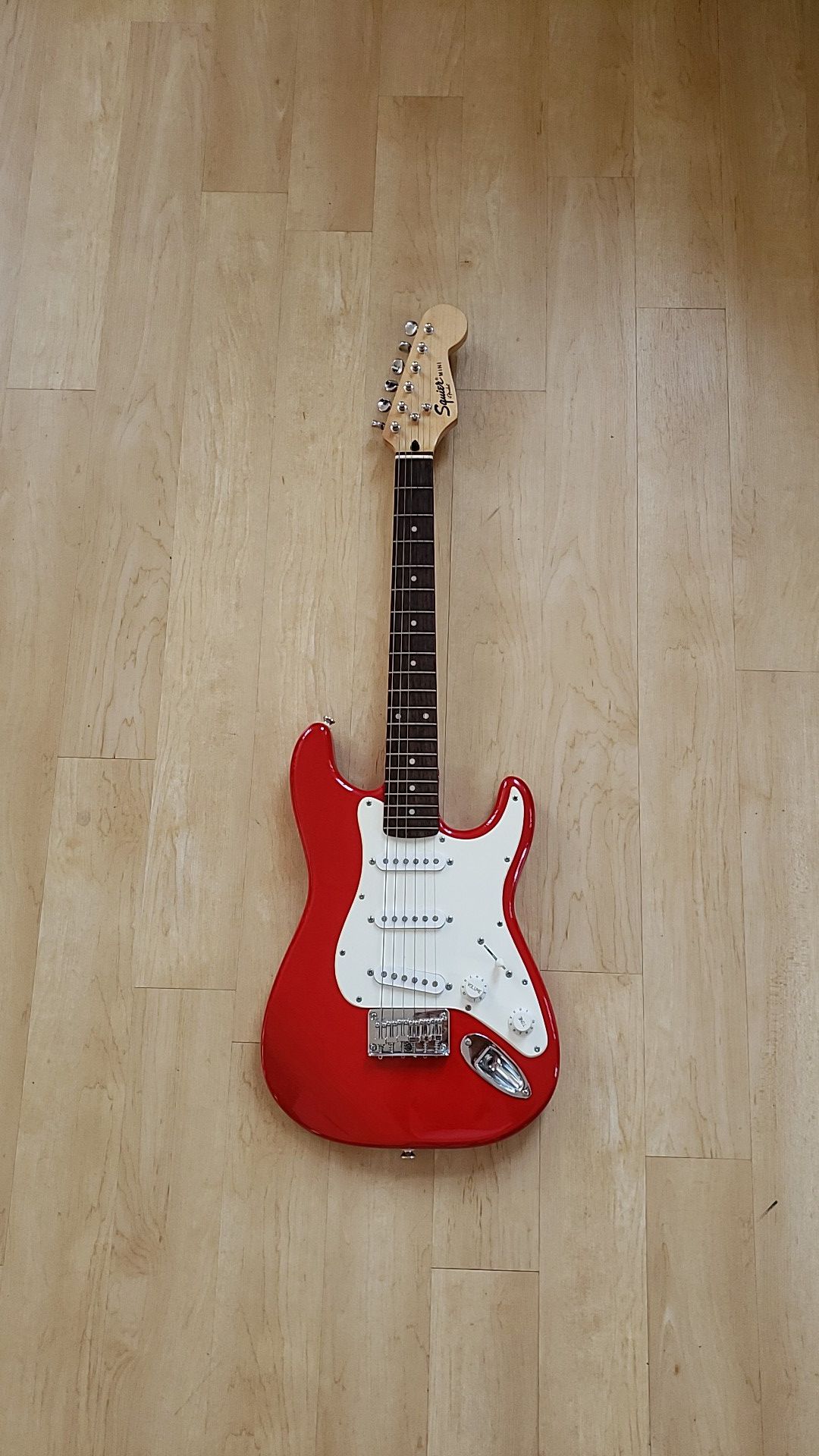 Squier Mini Electric Guitar *with Amplifier*