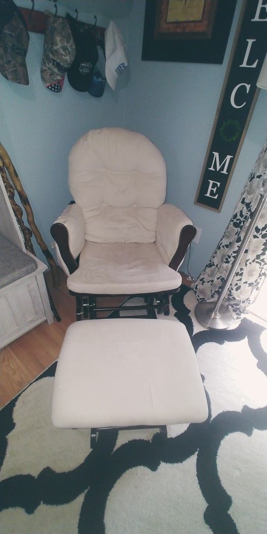 Glider Rocking Chair And Ottoman For Nursery
