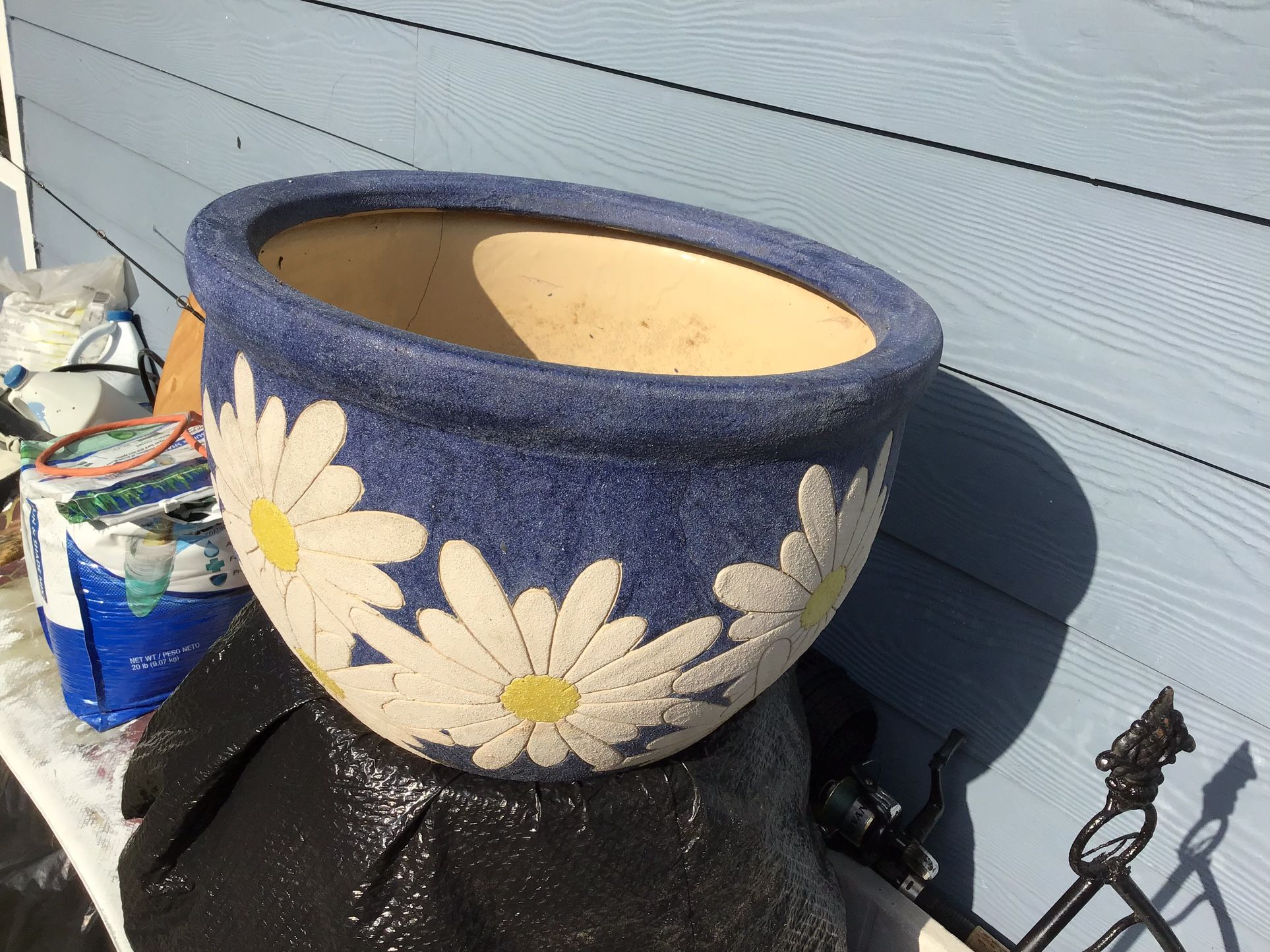 BEAUTIFUL LARGE DESIGN CERAMIC POTS .