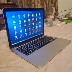 Excelente Laptop Apple Macbook Pro De 13 Pulgadas Retina Procesador i5 Con Programas 