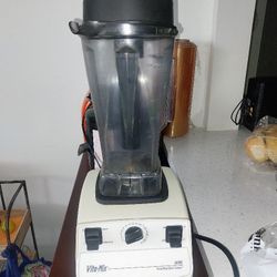 Vitamix 5000 Total Nutrition Center Blender 