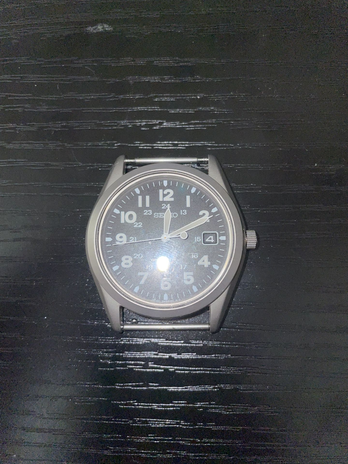 SEIKO セイコー　7N42-8260 ミリタリー　時計　黒 Rare Seiko Military Watch Quartz 7N42-8260 Black Dial