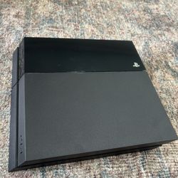 PS4 Bundle - Console, 2 Controllers, 8 Games 