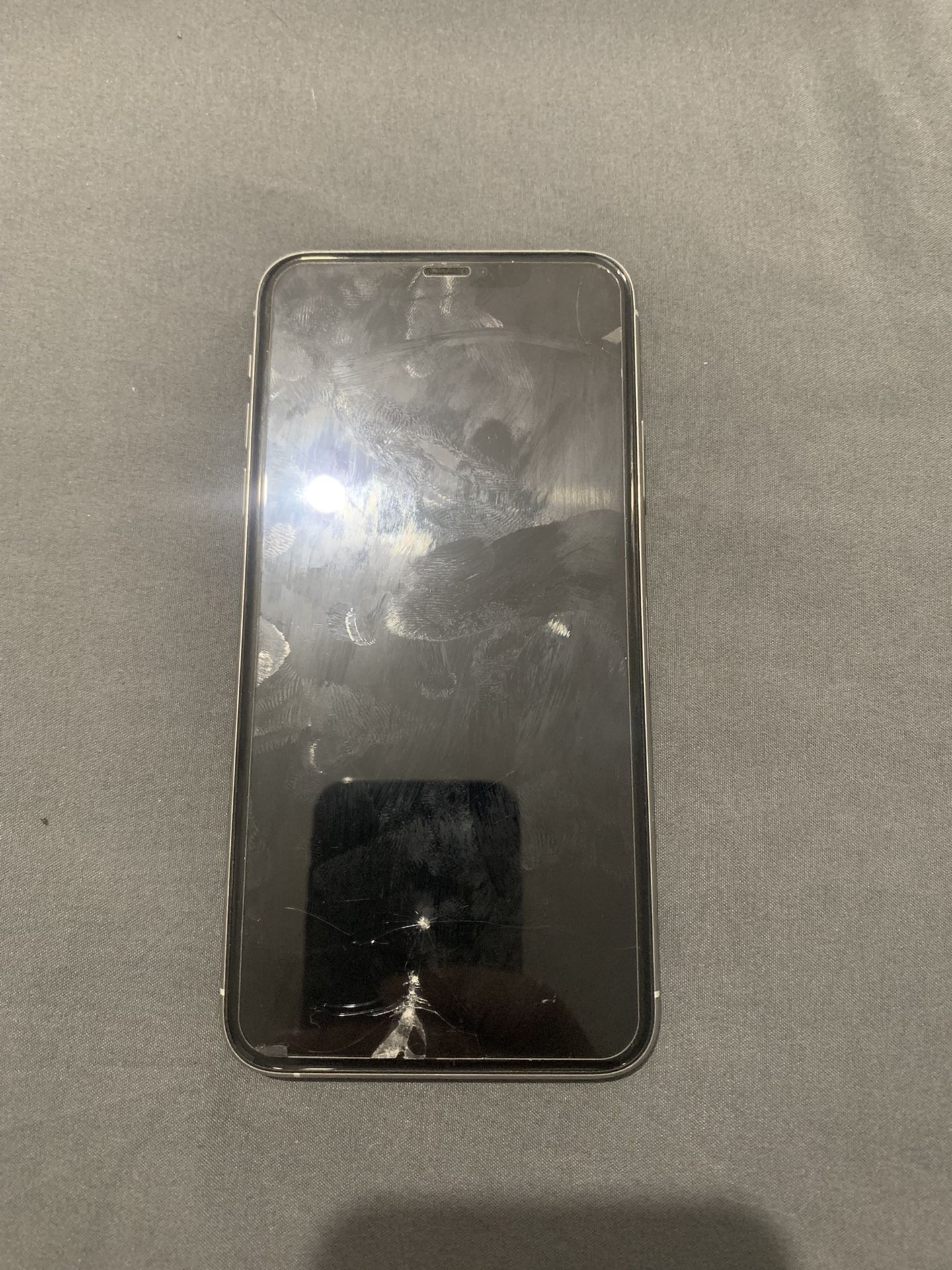 iPhone 11 Pro Max (iCloud Locked)