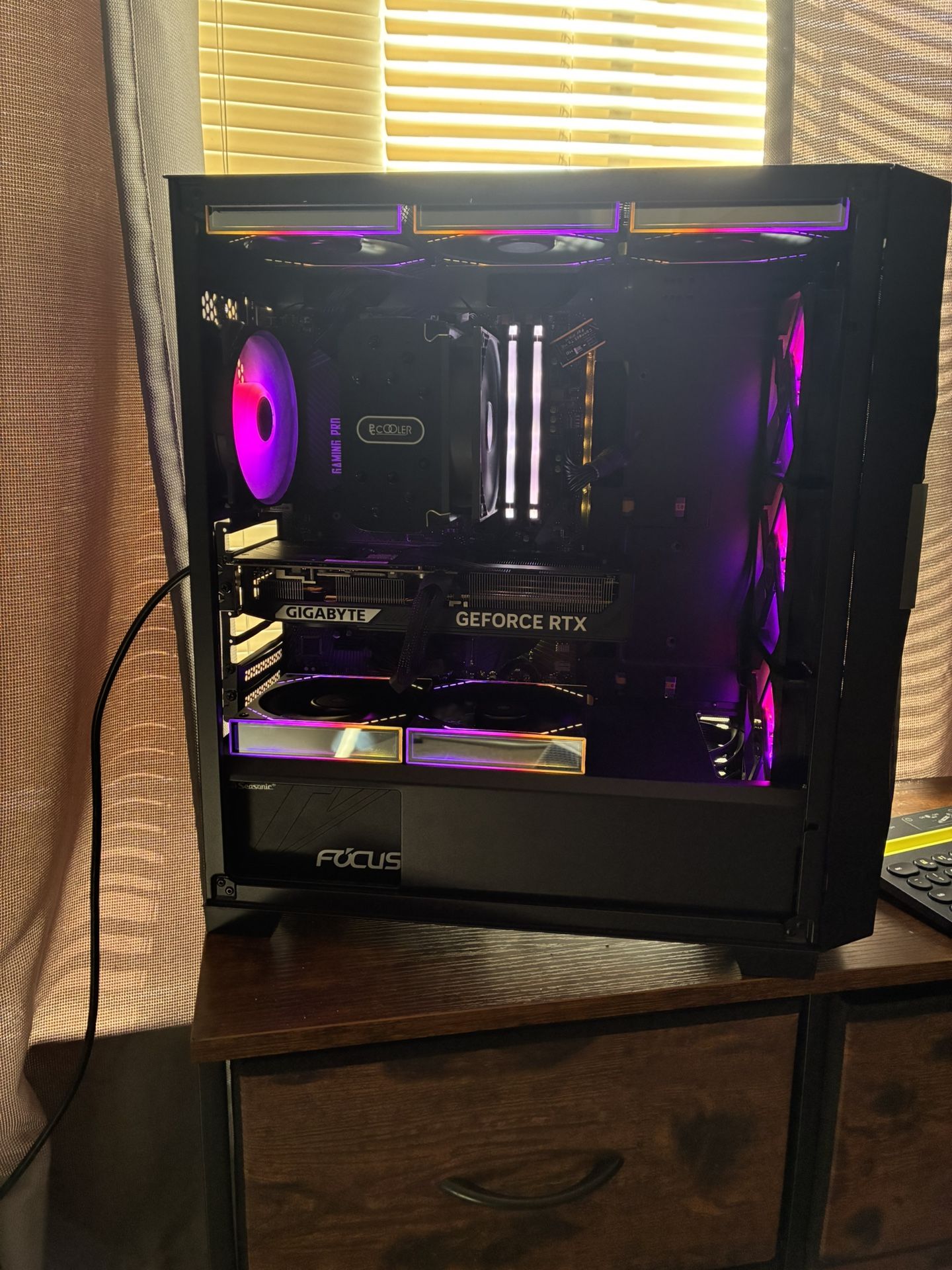 Midrange Gaming PC - RTX 5070 | Ryzen 7 5800X | 16GB DDR5 | 1TB SSD | Infinity mirror LEDs