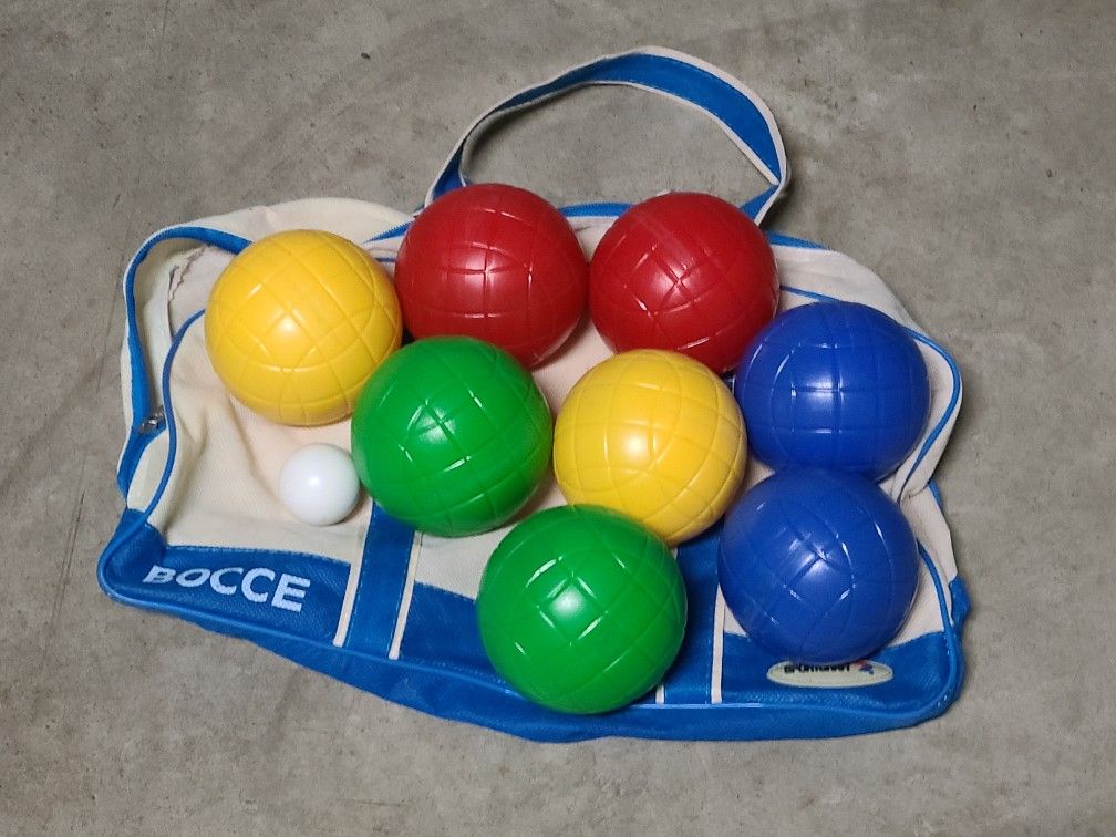 Like New Bocce Ball Set