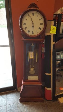 Grandmother clock. Battery operated