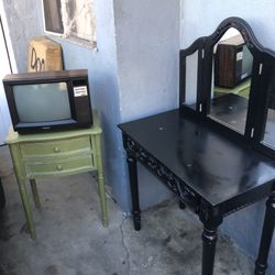 Green side table with two drawers
