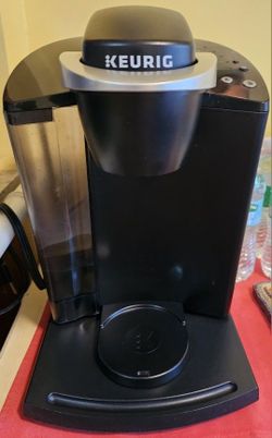 KEURIG COFFEE MAKER