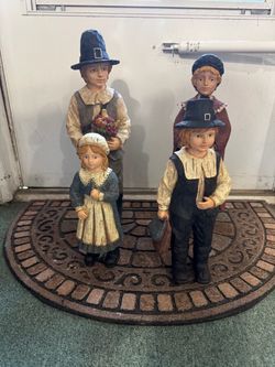 Pilgrim Family Figurine Set of 4