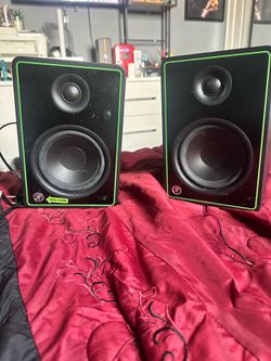 Realtek studio speakers