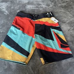 NWT - Volcom Trunks - Mens Size 30/Youth Size 18