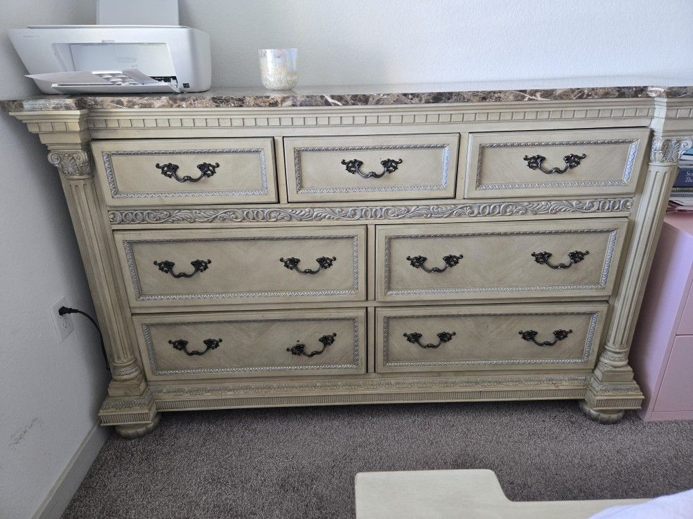 BEAUTIFUL DRESSER WOOD 7 DRAWERS FAUX MARBLE TOP BEIGE WITH HINT OF SILVER TIPPING! GREAT CONDITION! $650