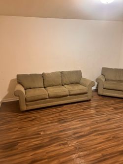 Couch set