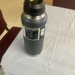 Brand New 46oz Yeti Rambler