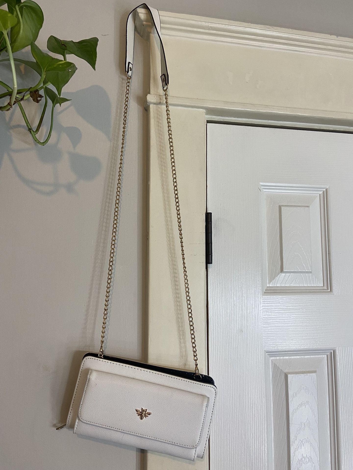 White crossbody bag 