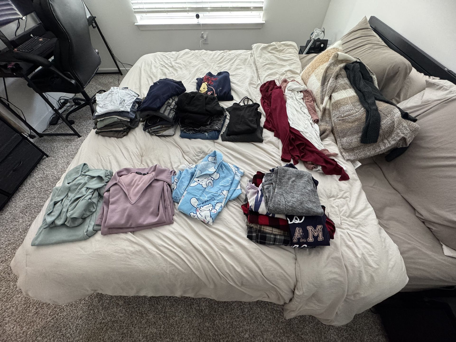 Women’s Clothes Lot