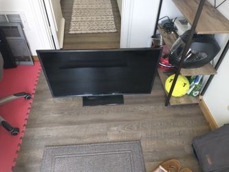 40" Sceptre Flat Screen HDTV